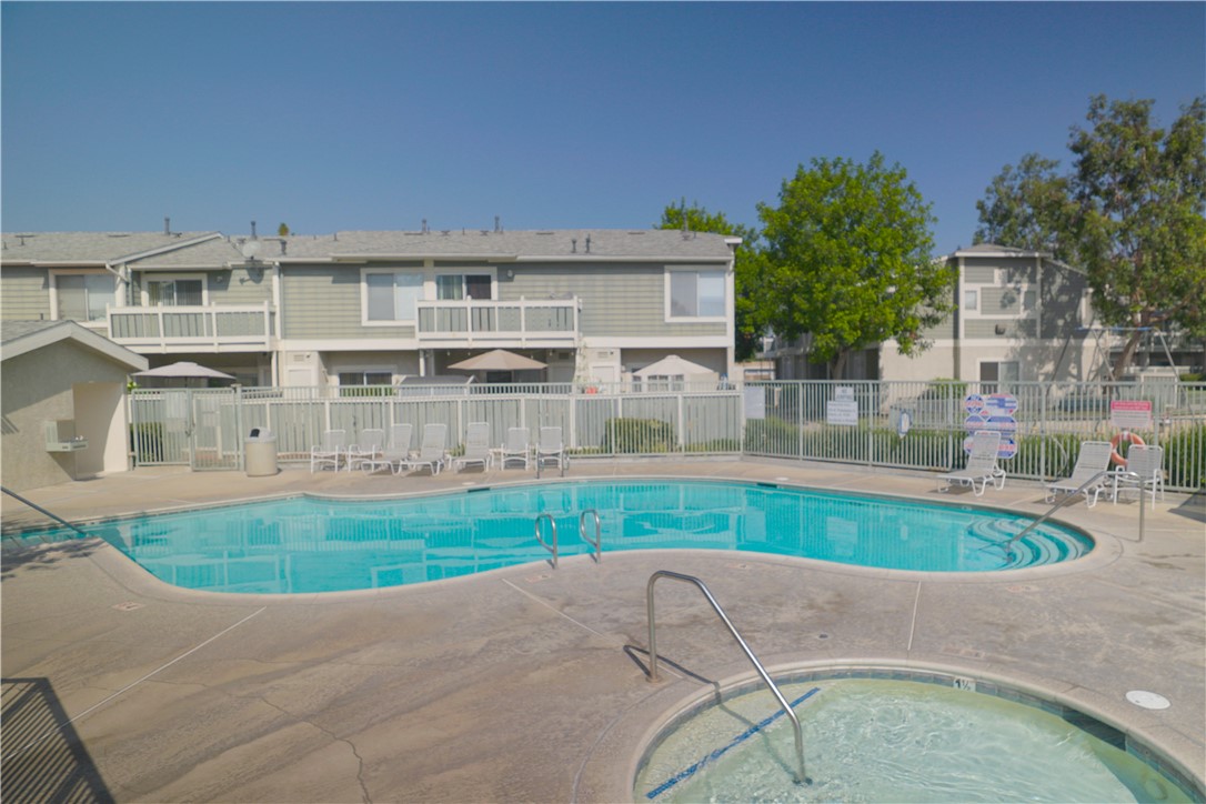 926 W Philadelphia Street R99