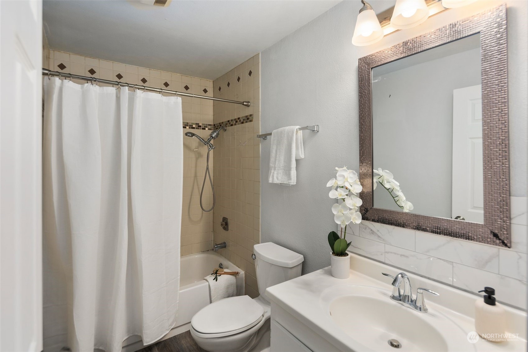 17431 Ambaum Boulevard S #D18