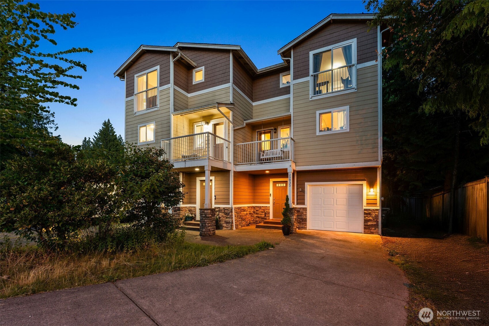 20835 20837 60th Street E