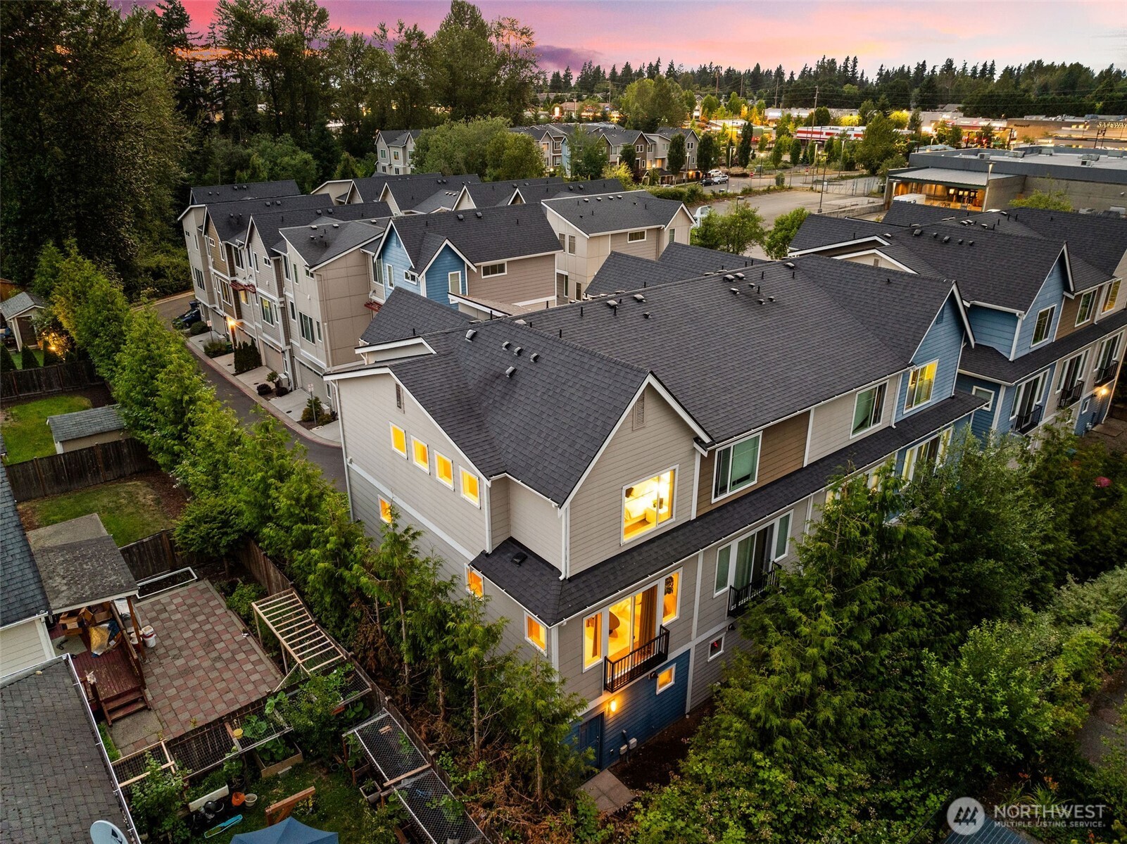 303 Anacortes Place NE