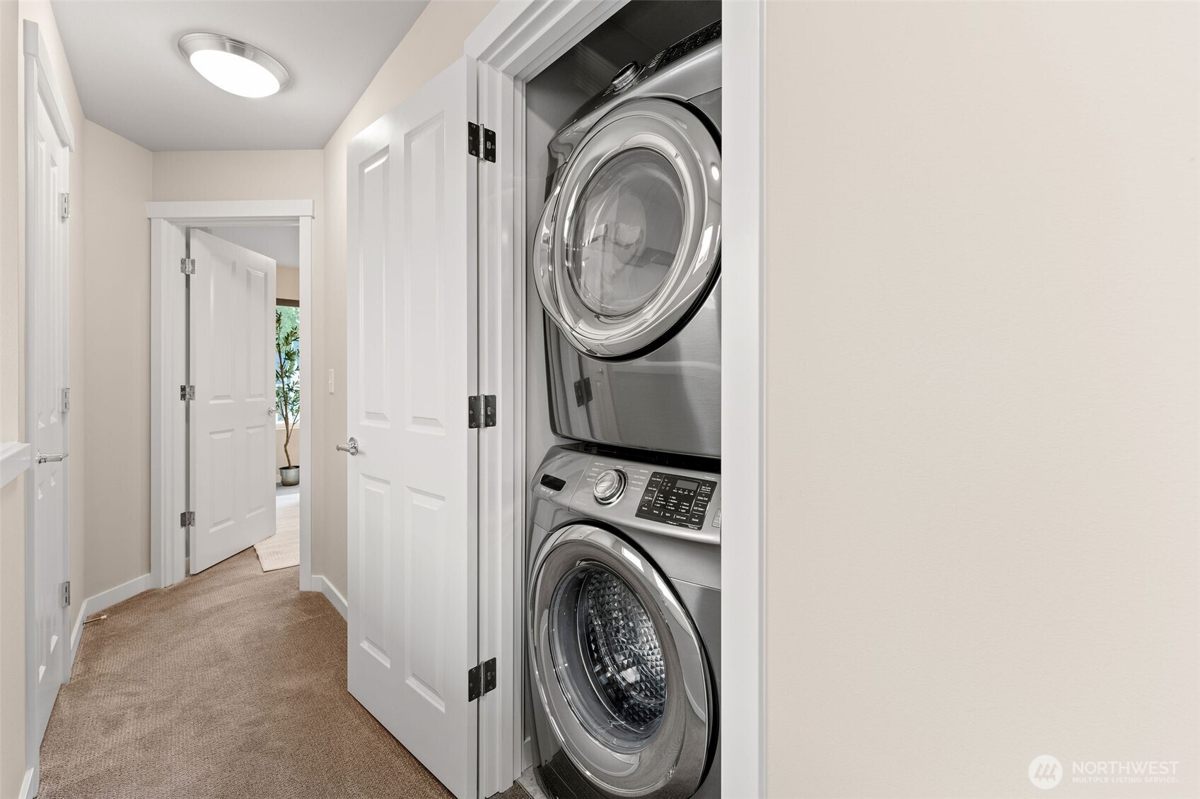 303 Anacortes Place NE