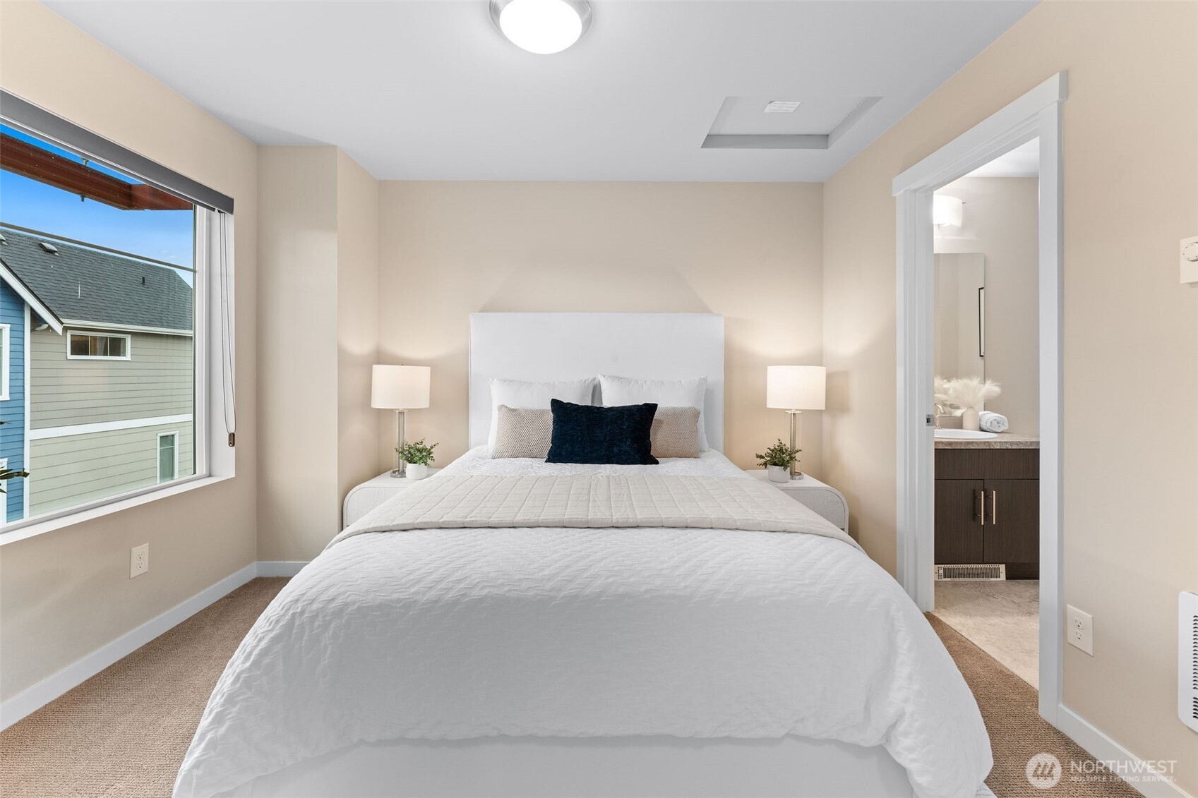 303 Anacortes Place NE