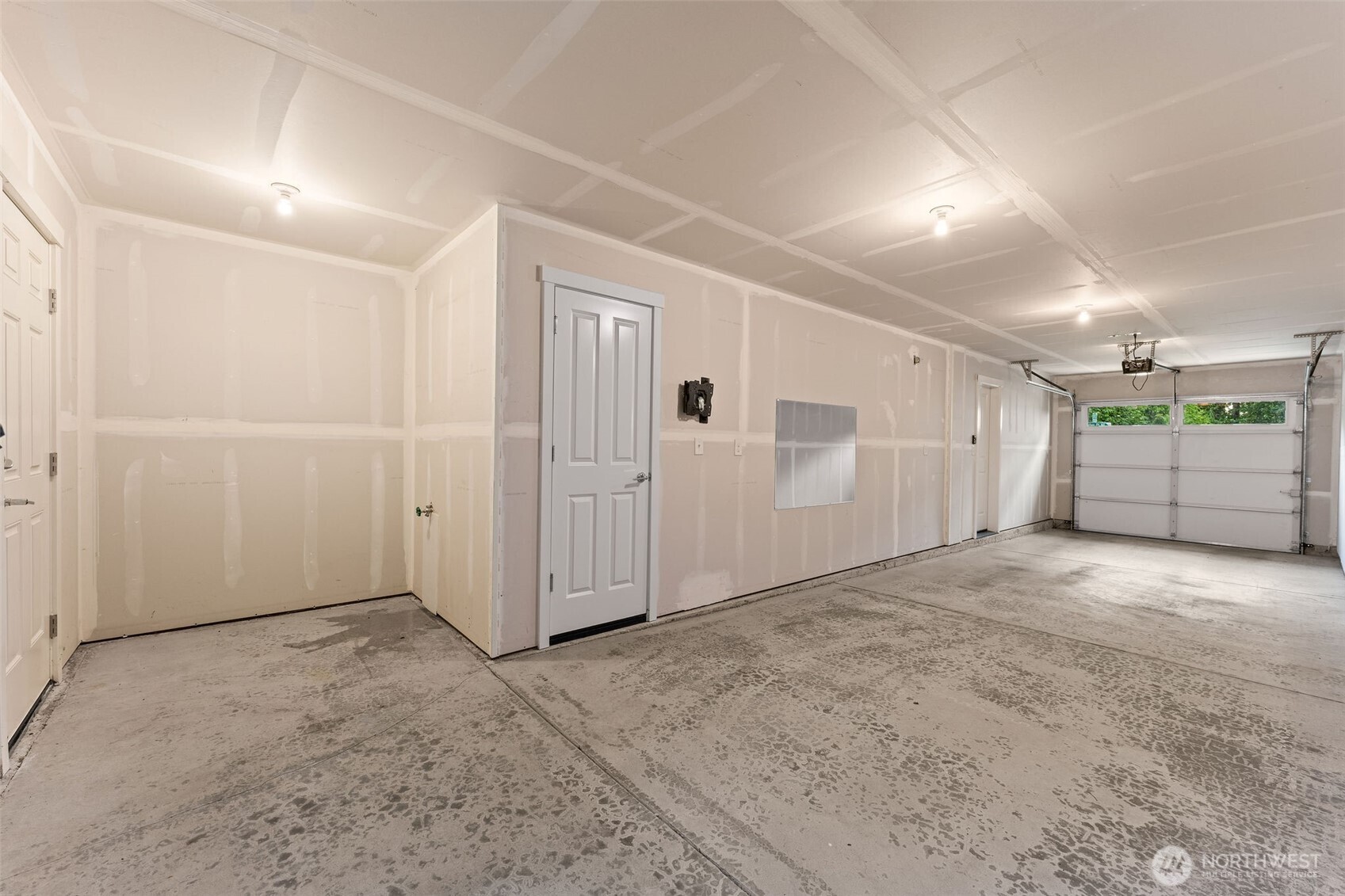 303 Anacortes Place NE