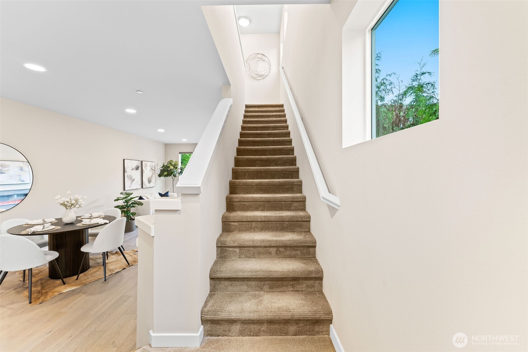 303 Anacortes Place NE