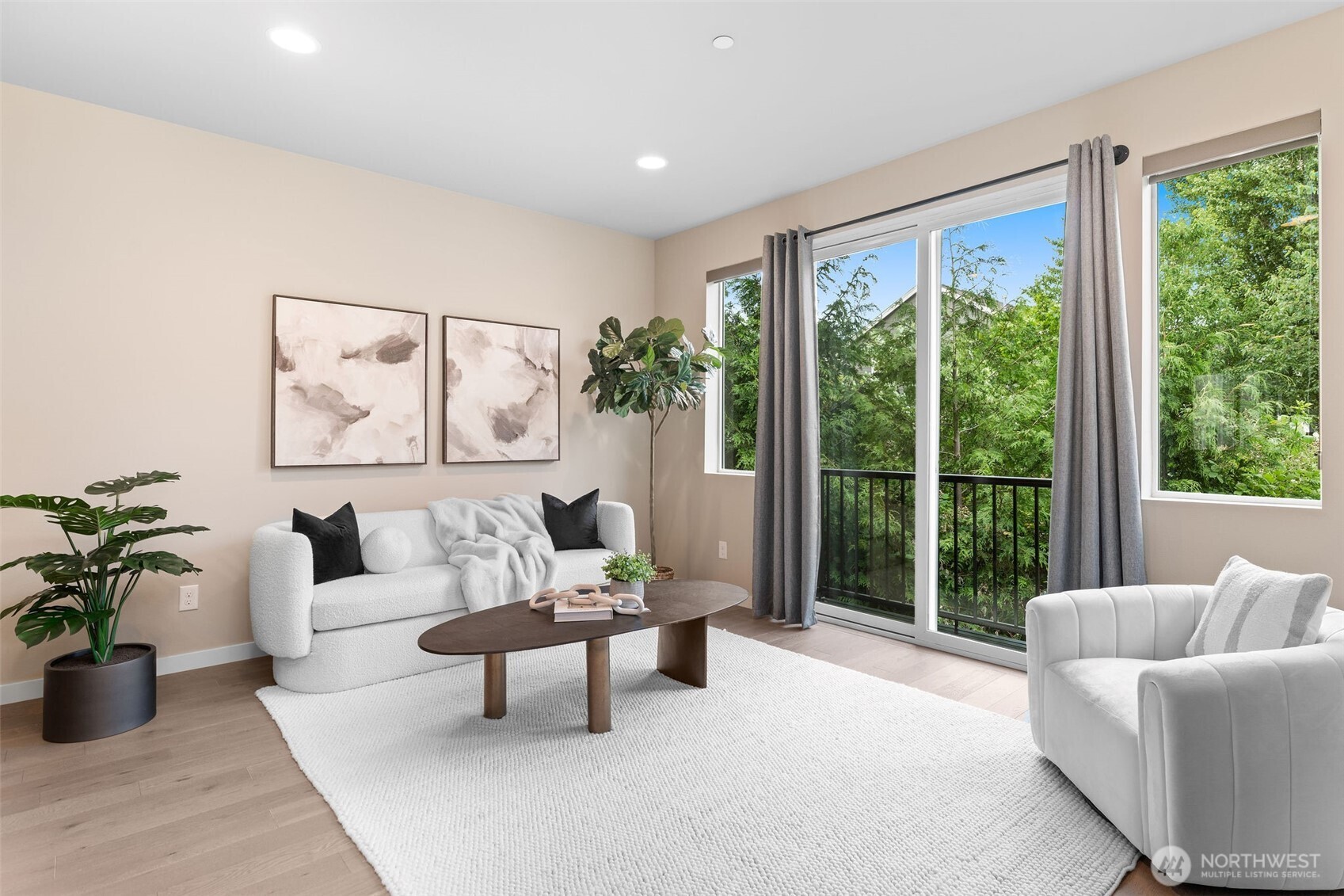 303 Anacortes Place NE