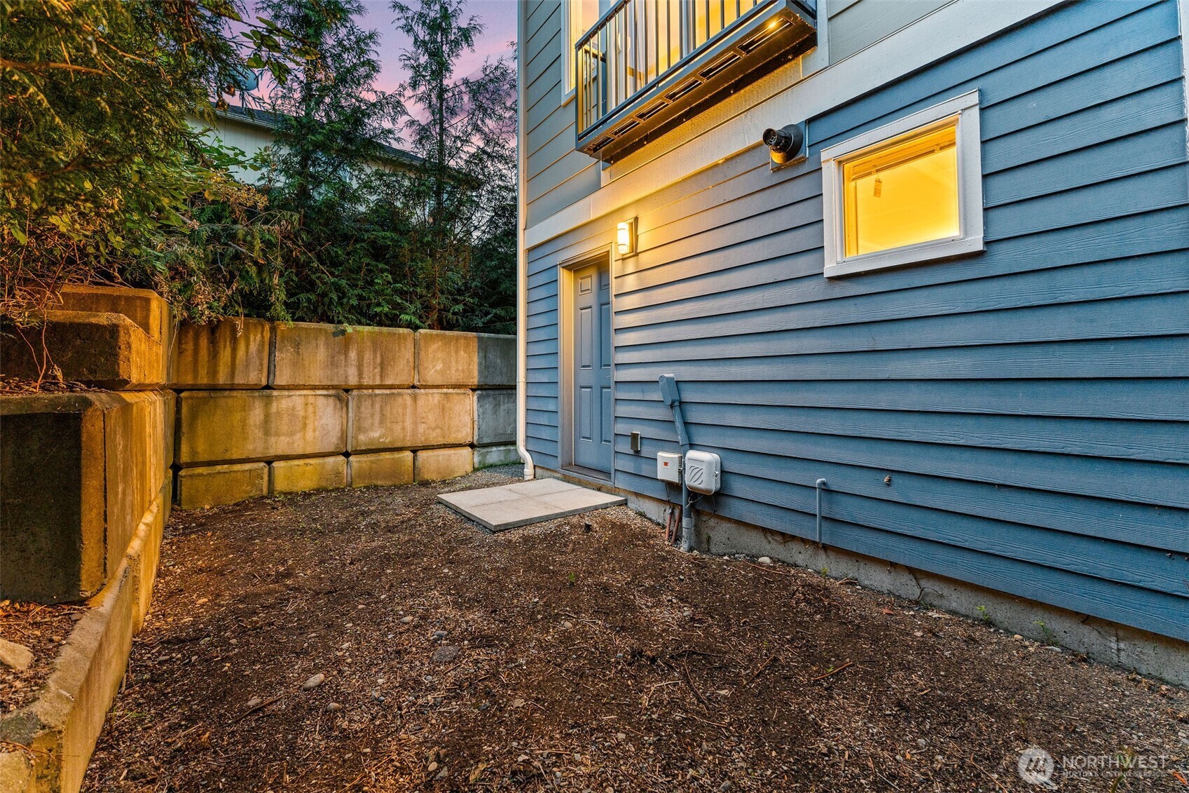 303 Anacortes Place NE