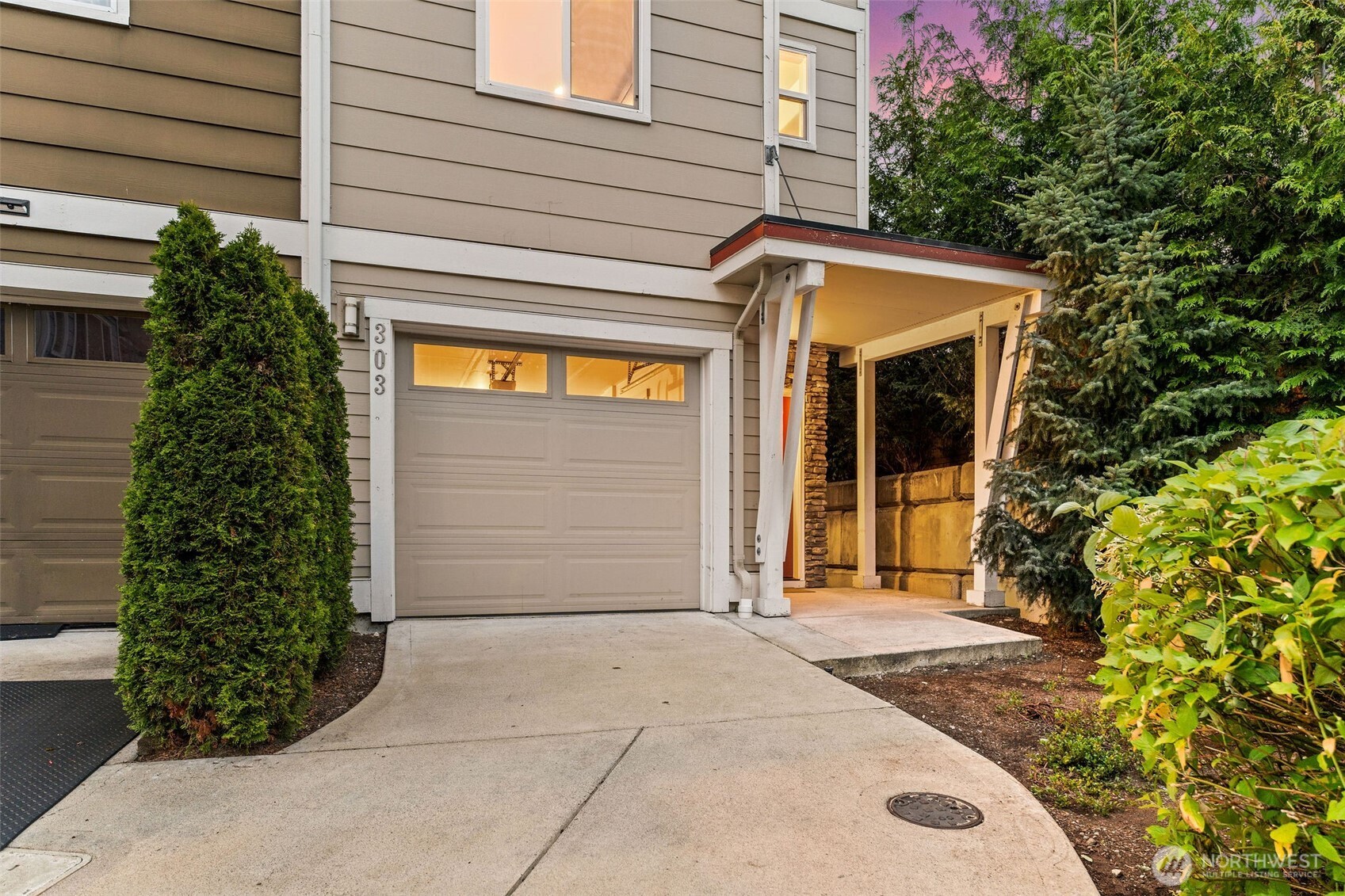 303 Anacortes Place NE