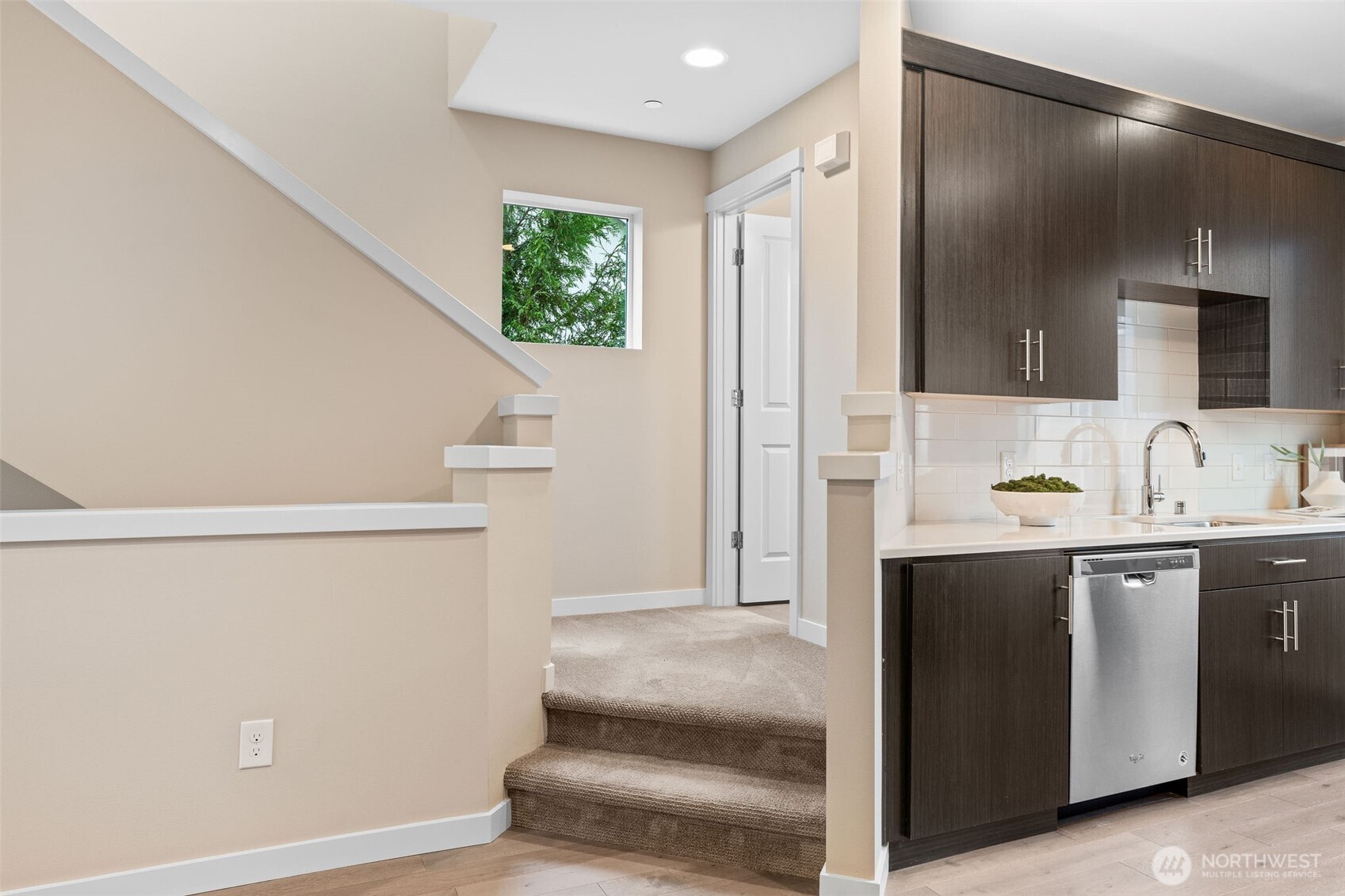 303 Anacortes Place NE