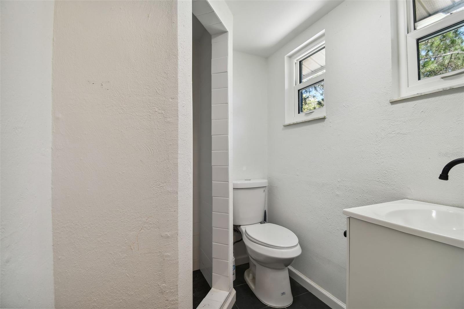 100 KILSYTHE ST