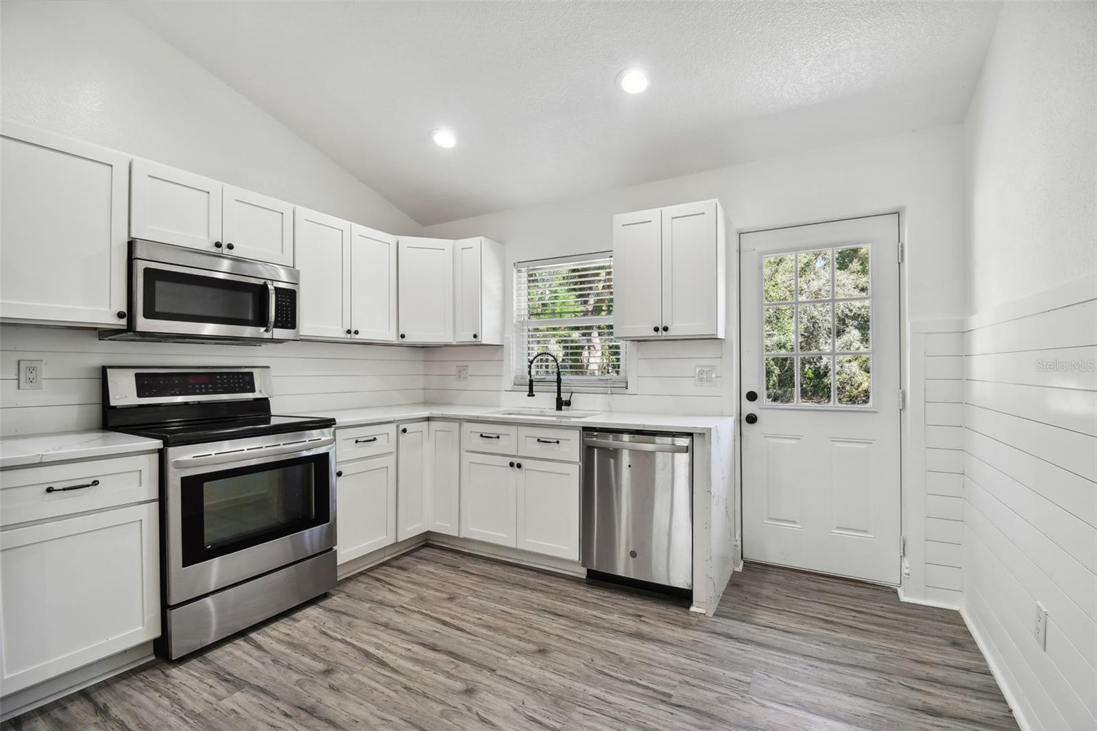 100 KILSYTHE ST
