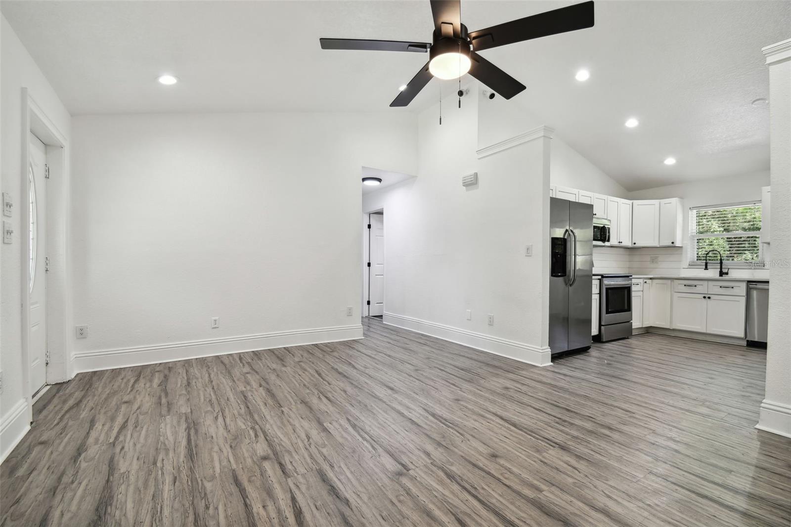 100 KILSYTHE ST