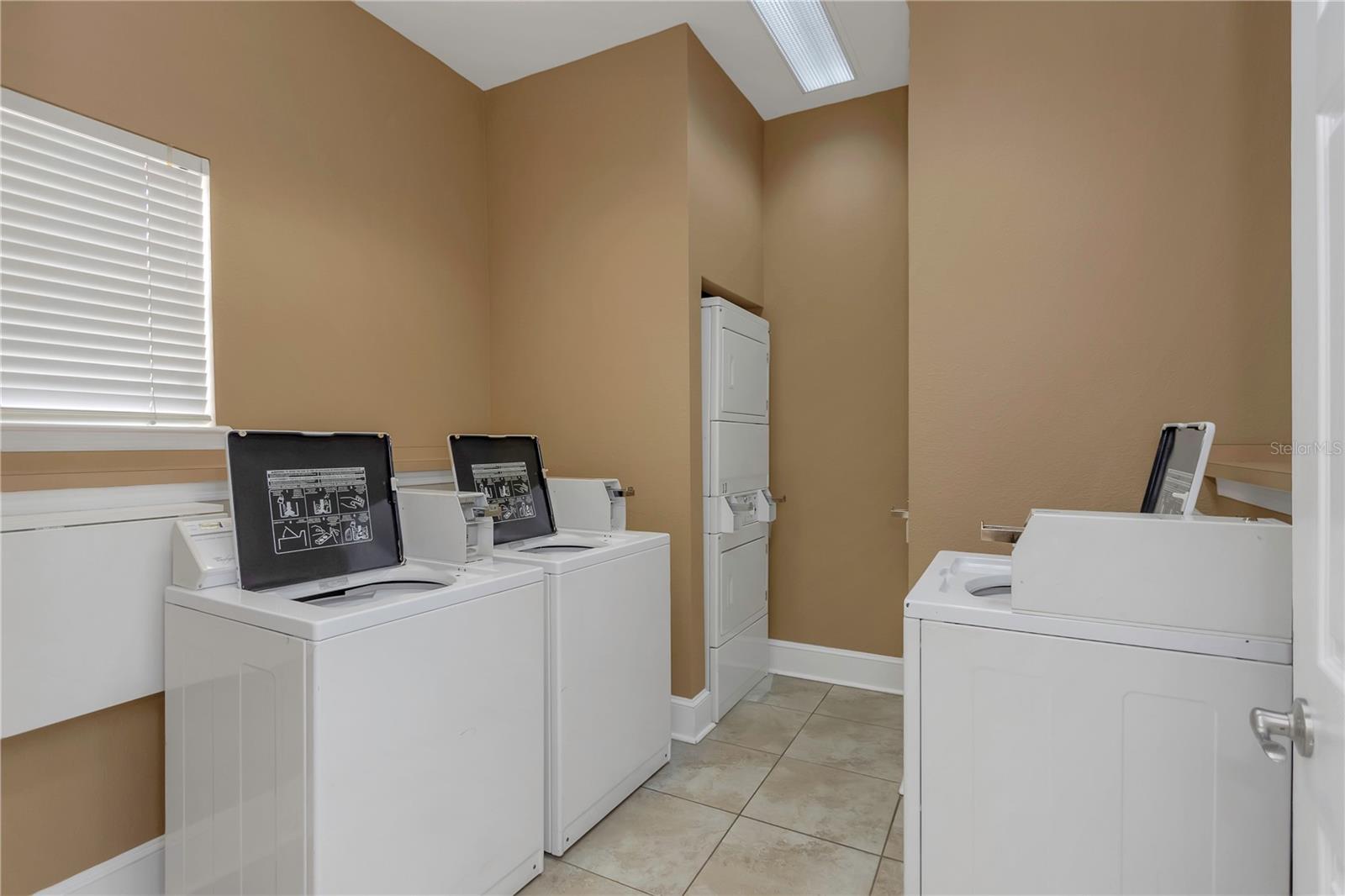 501 KNIGHTS RUN AVE #1209