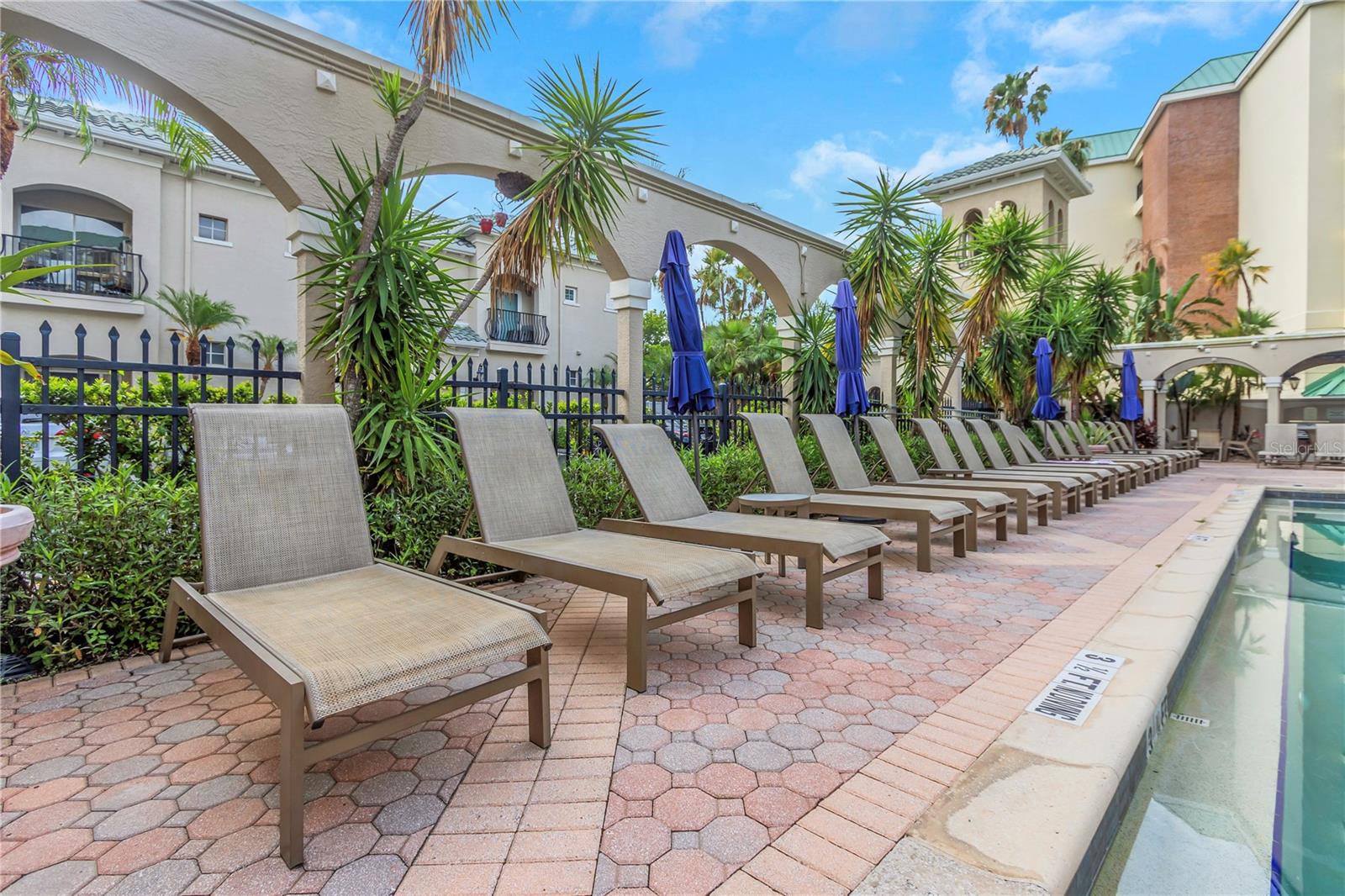 501 KNIGHTS RUN AVE #1209