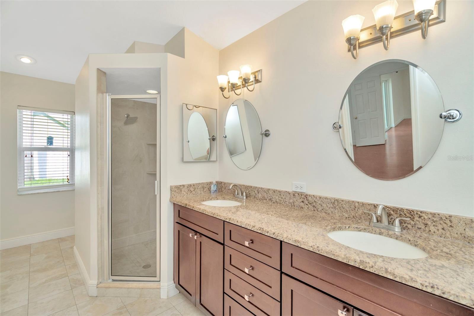 3837 LOCKRIDGE DR