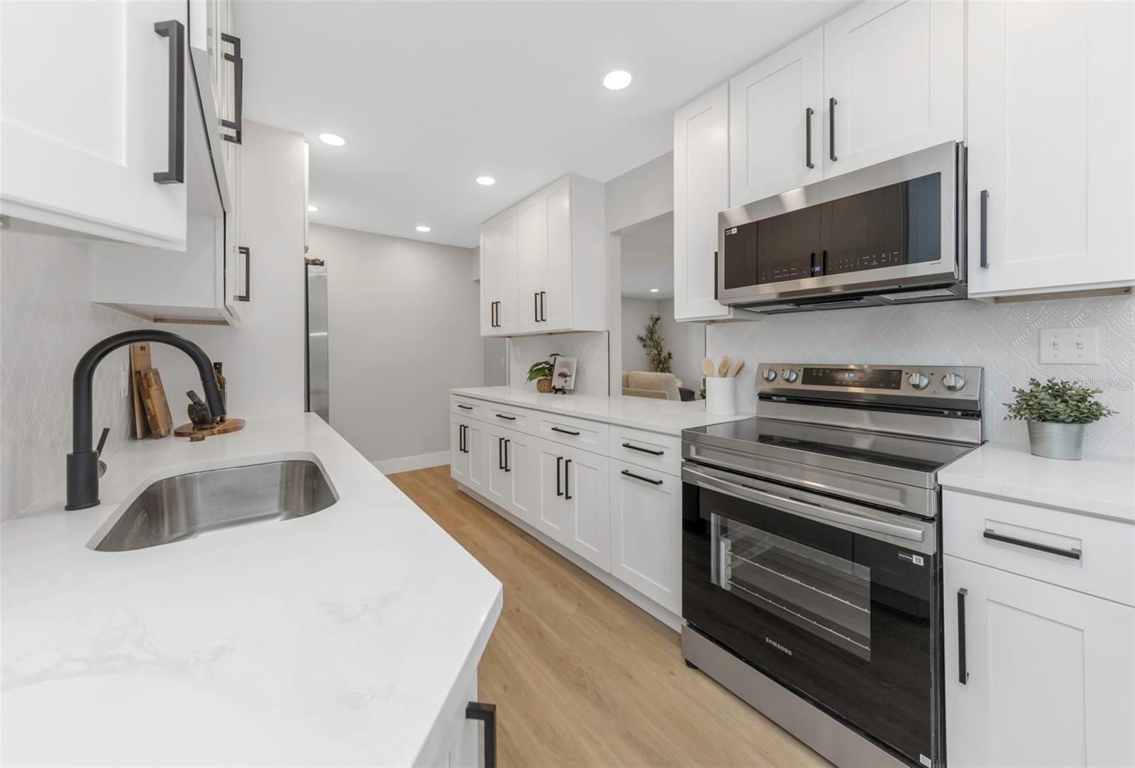 15911 COUNTRY FARM PL