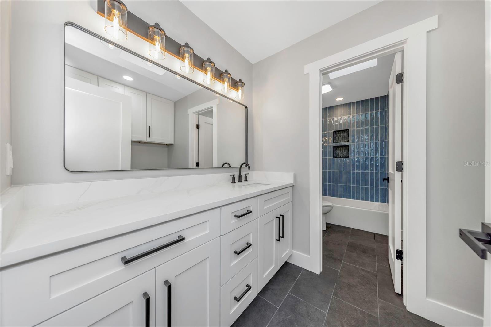 15911 COUNTRY FARM PL