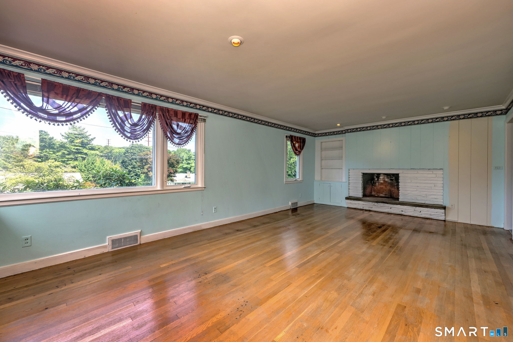 136 Hawthorne Drive