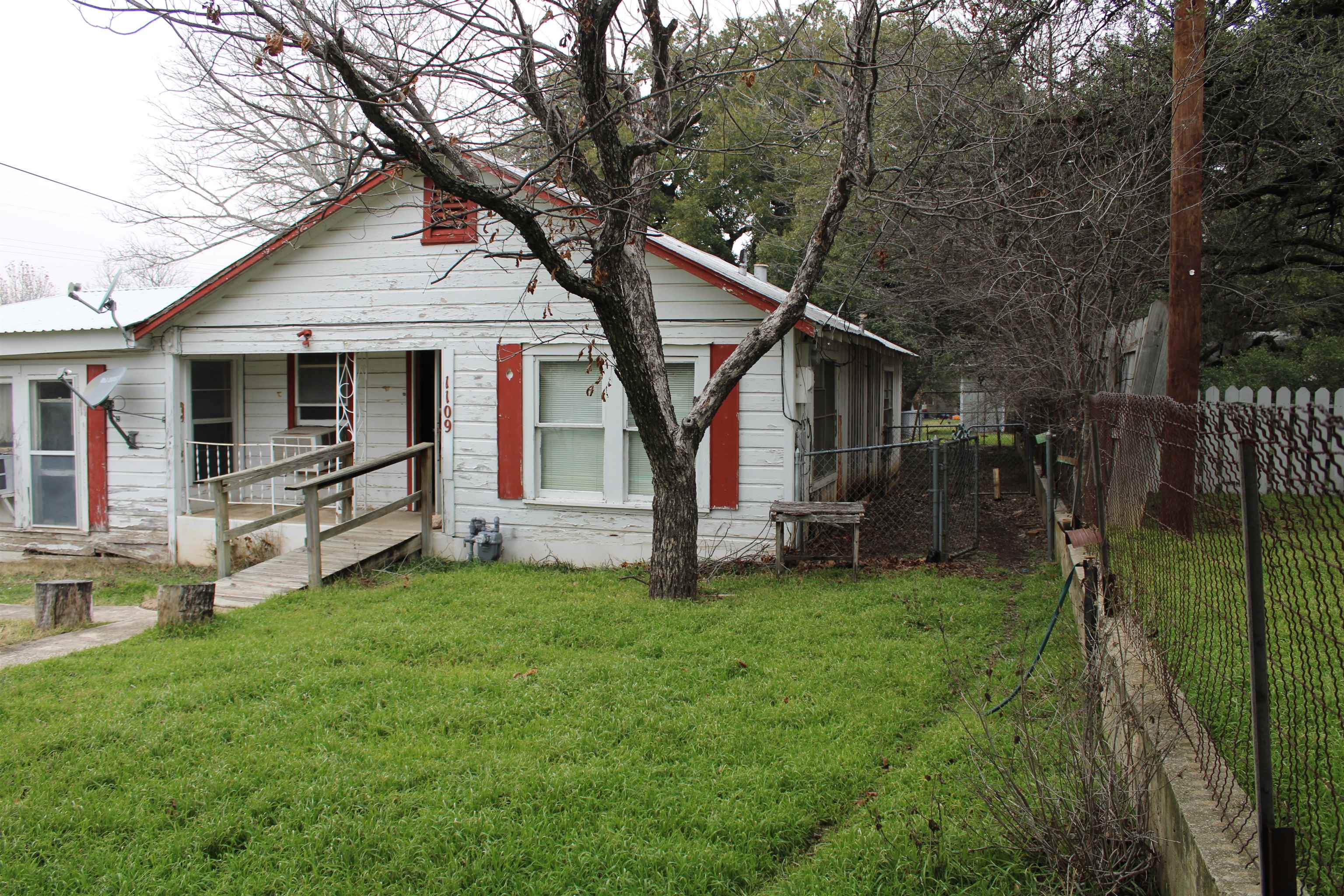 1109 W 1st Street