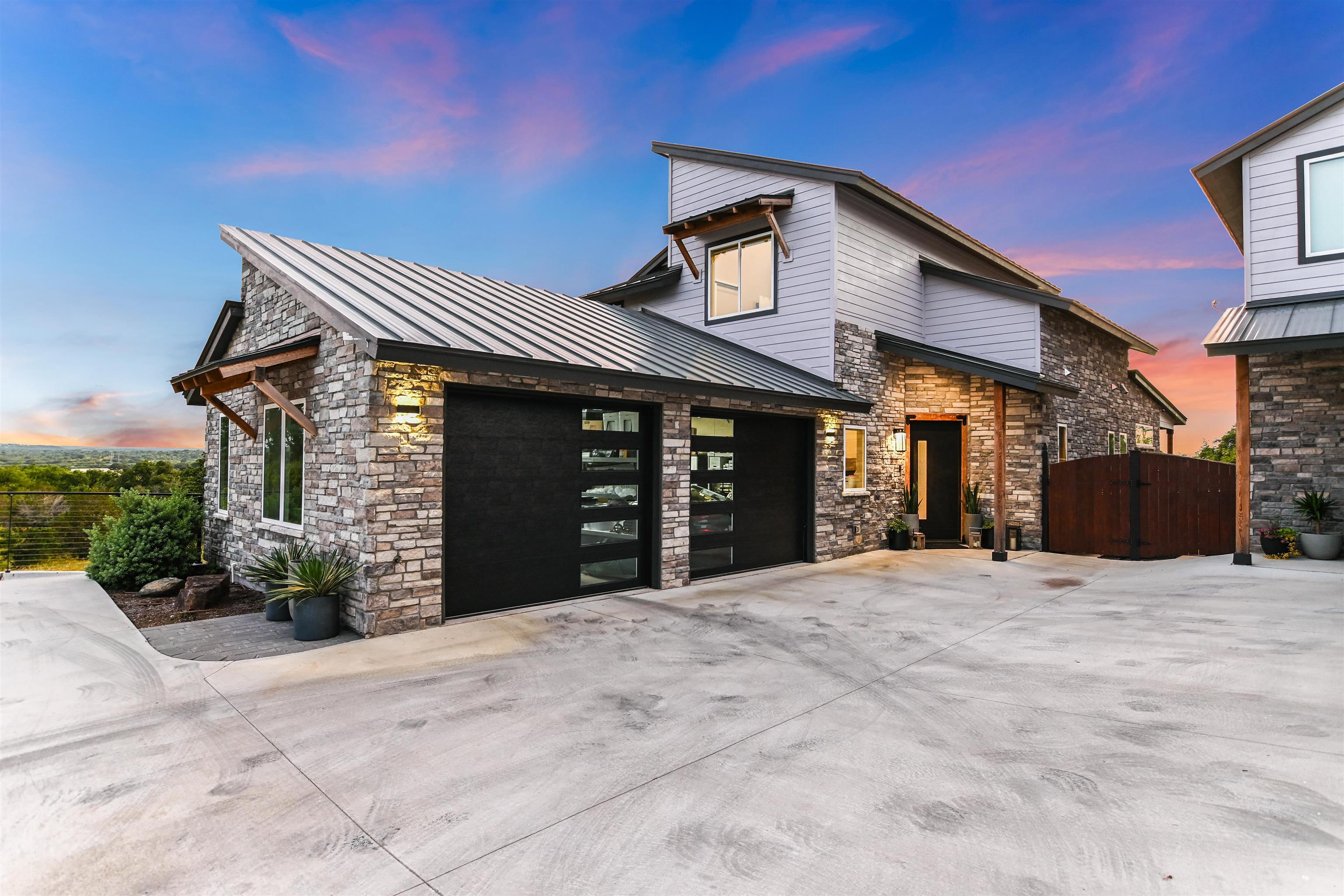 1502 Cats Eye Unit A