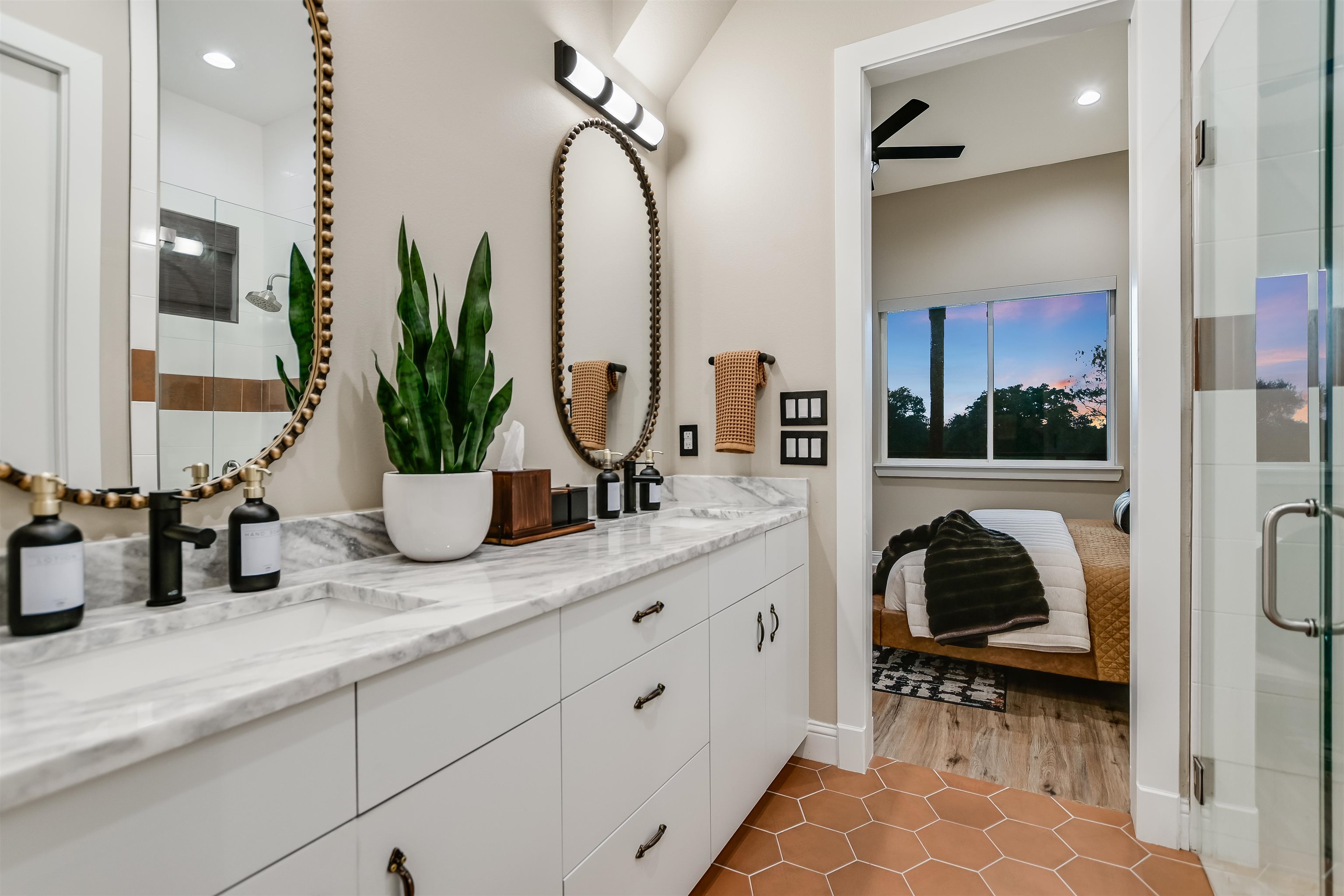 1502 Cats Eye Unit A