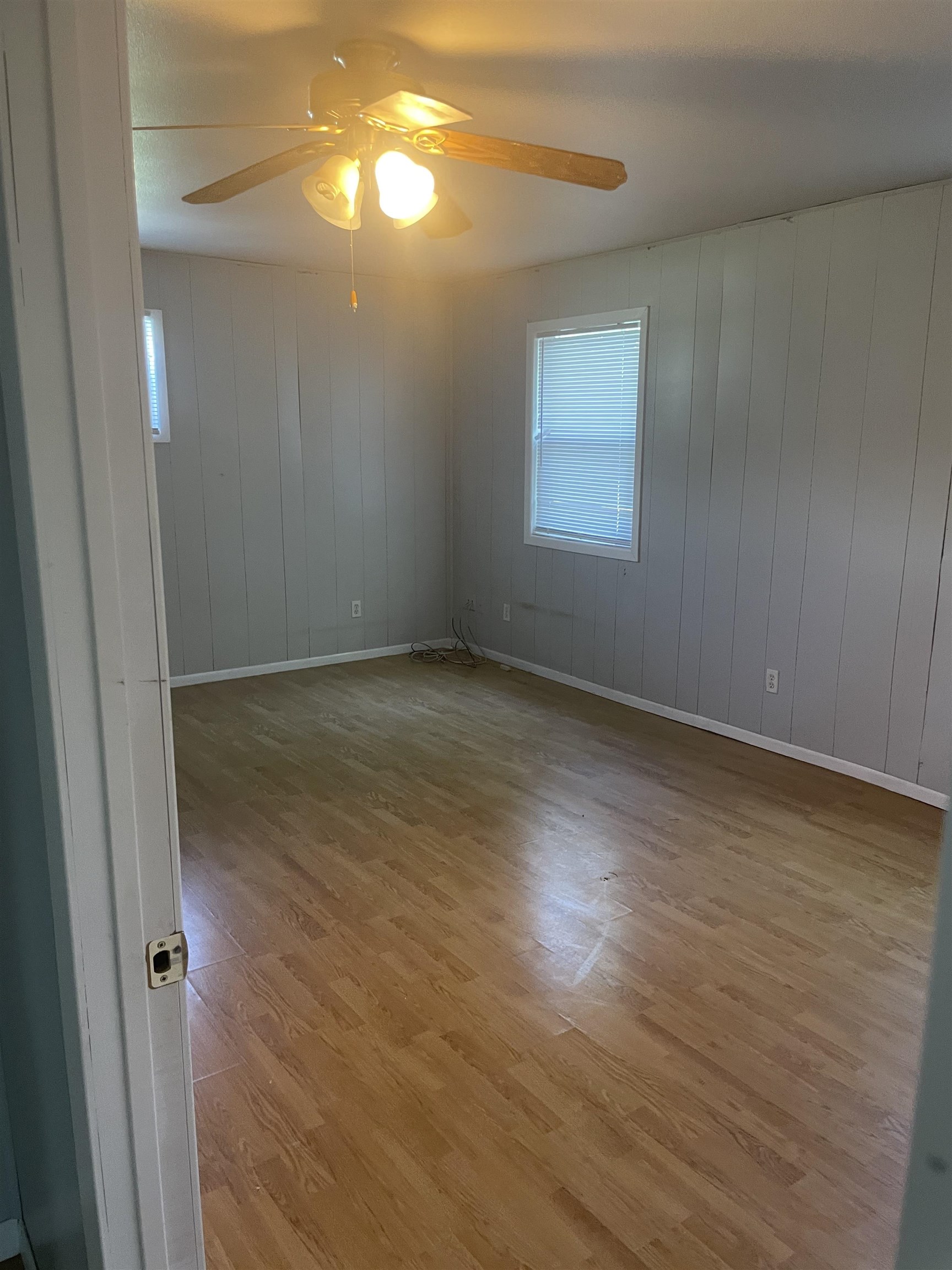 1712 FM 963