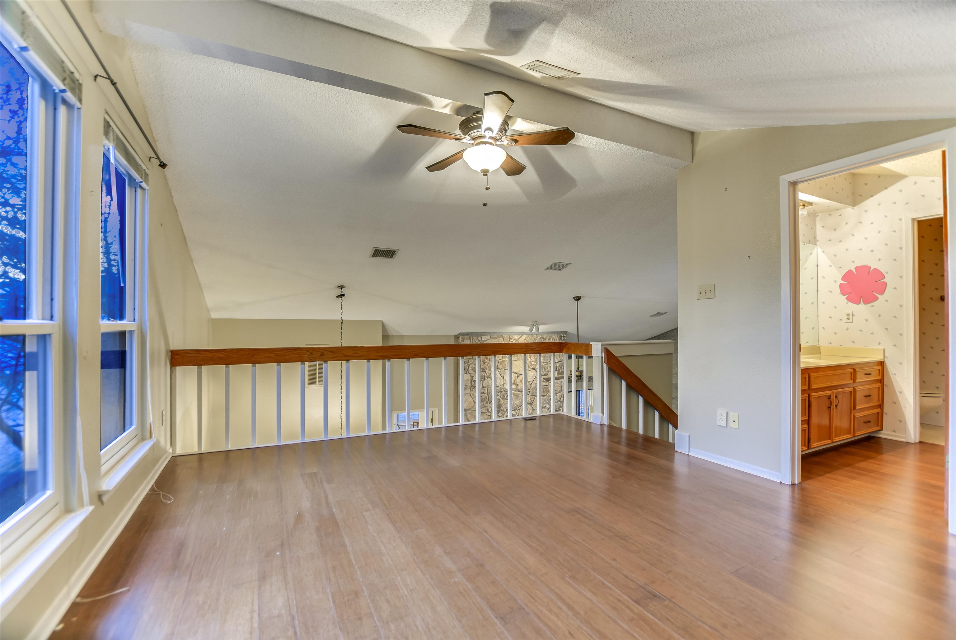204 Blue Ground