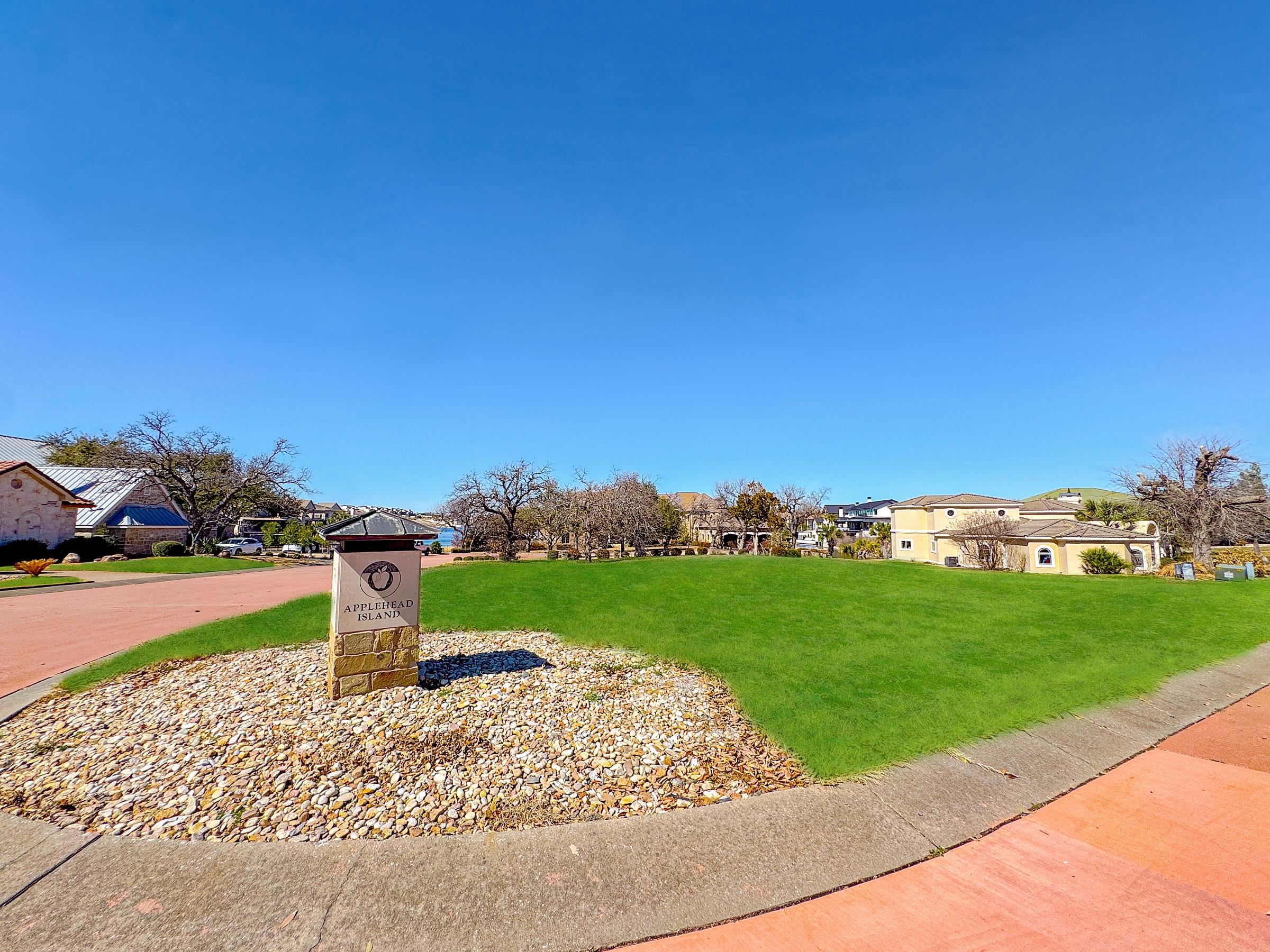 Lot 8 Applehead Island