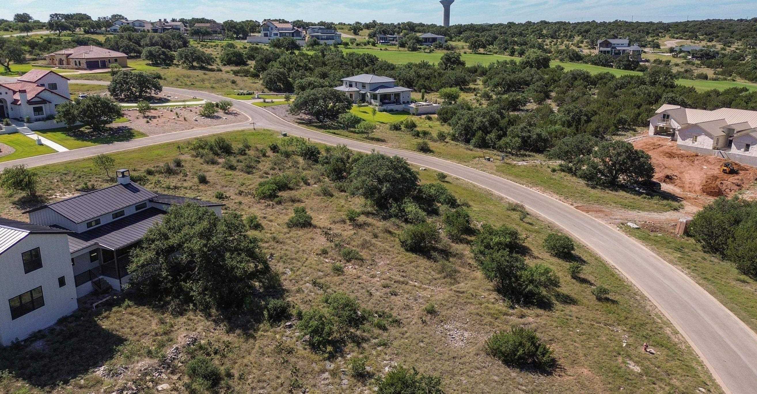 Lot 28 Feathergrass