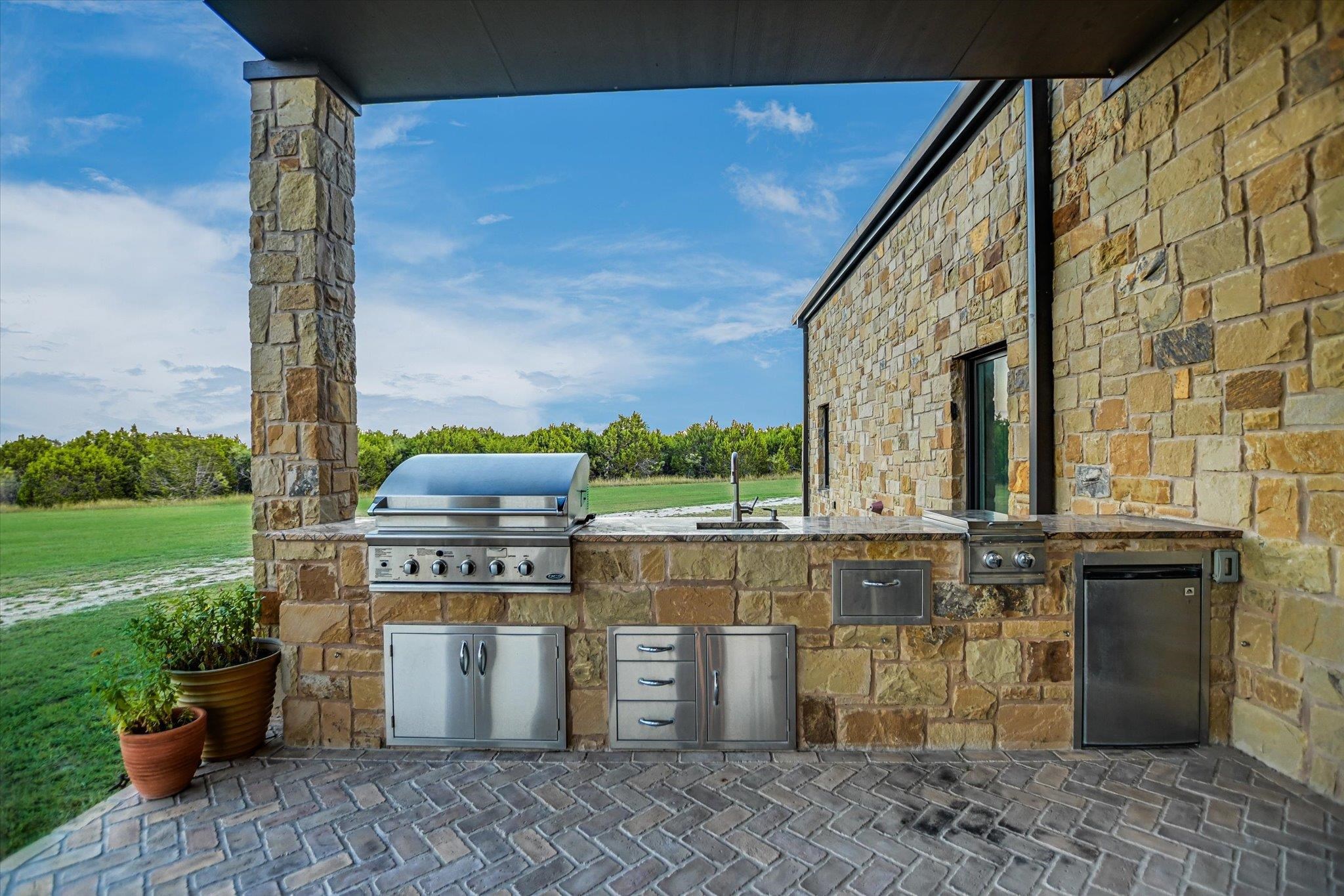 826 Black Jack Ranch Rd