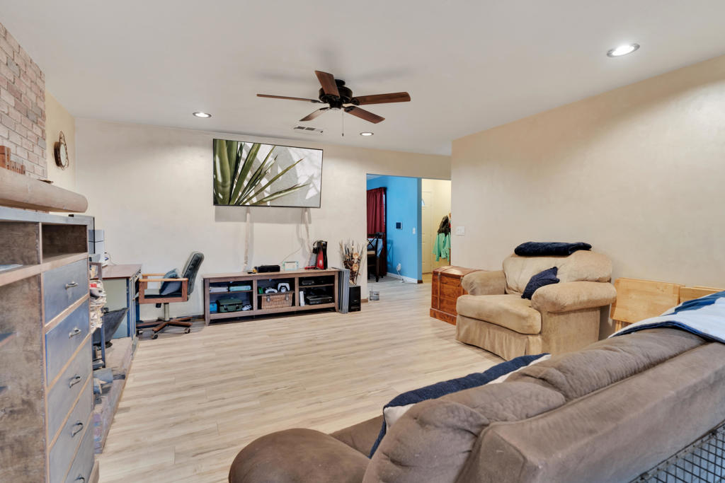 995 Elm Avenue