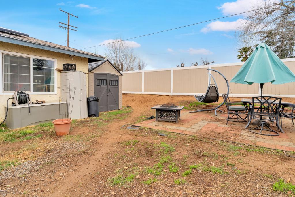 995 Elm Avenue
