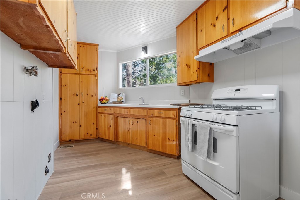 32806 Porcupine Lane