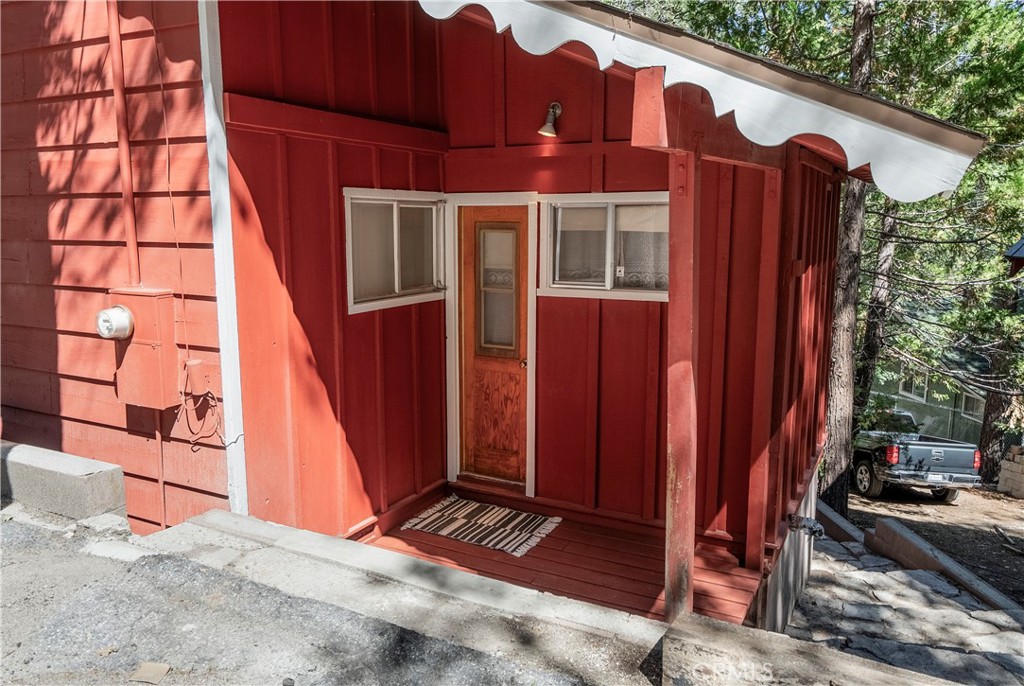 32806 Porcupine Lane