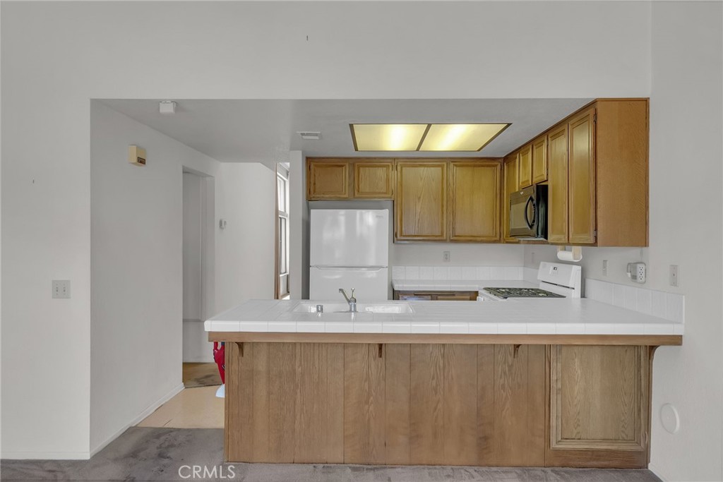 5050 Canyon Crest Drive 6