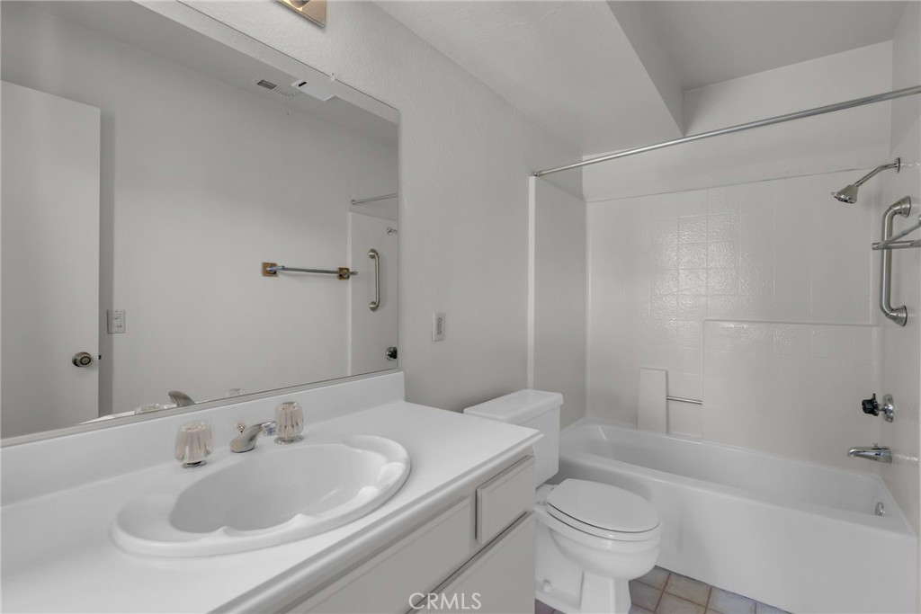 5050 Canyon Crest Drive 6