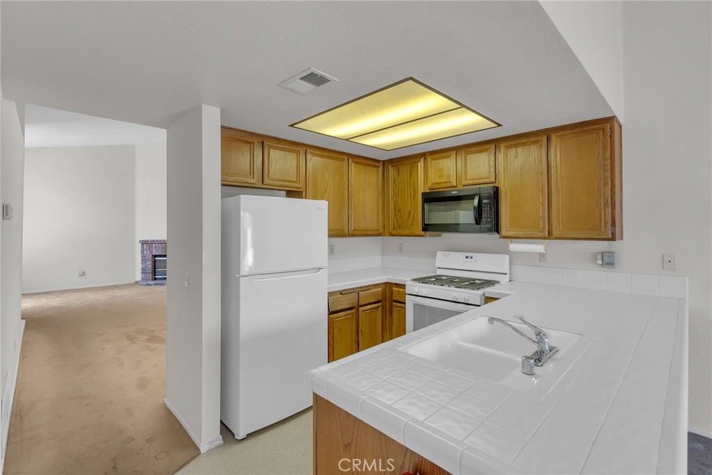 5050 Canyon Crest Drive 6