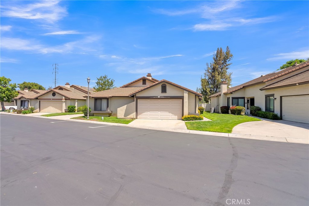 5050 Canyon Crest Drive 6