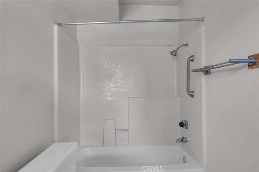 5050 Canyon Crest Drive 6