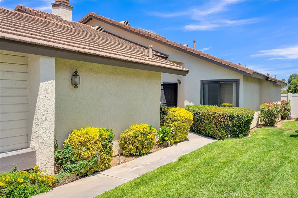 5050 Canyon Crest Drive 6