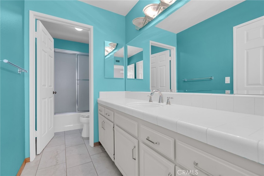 4338 Redwood Avenue B301