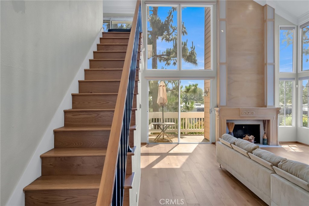 4338 Redwood Avenue B301