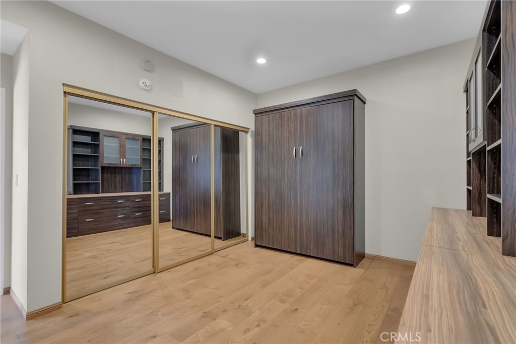 4338 Redwood Avenue B301