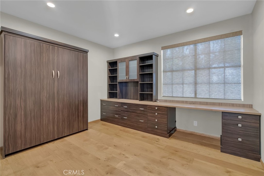 4338 Redwood Avenue B301