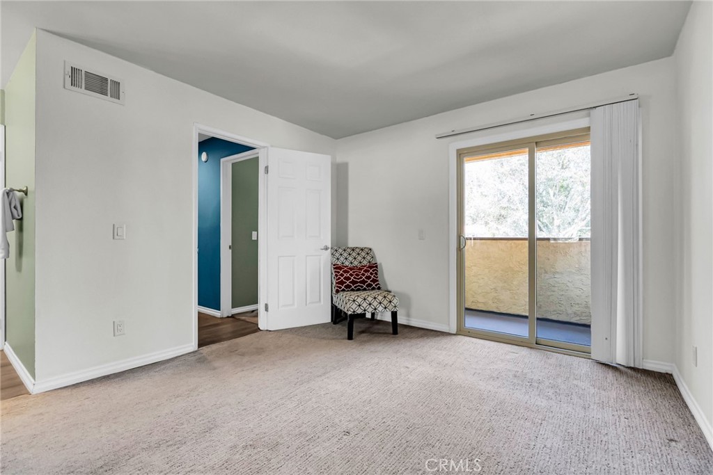 1140 W Blaine Street 201