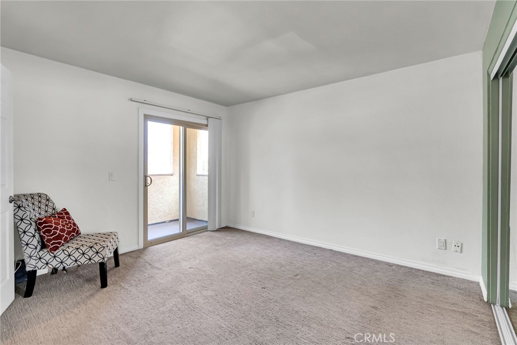 1140 W Blaine Street 201