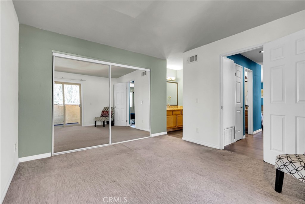 1140 W Blaine Street 201