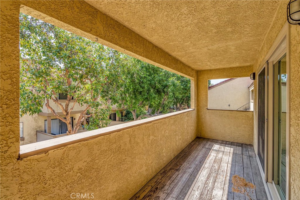 1140 W Blaine Street 201