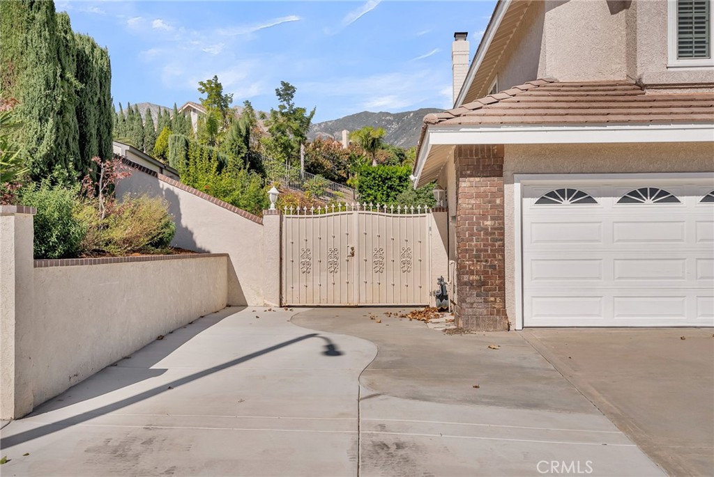 13982 Claremont Lane