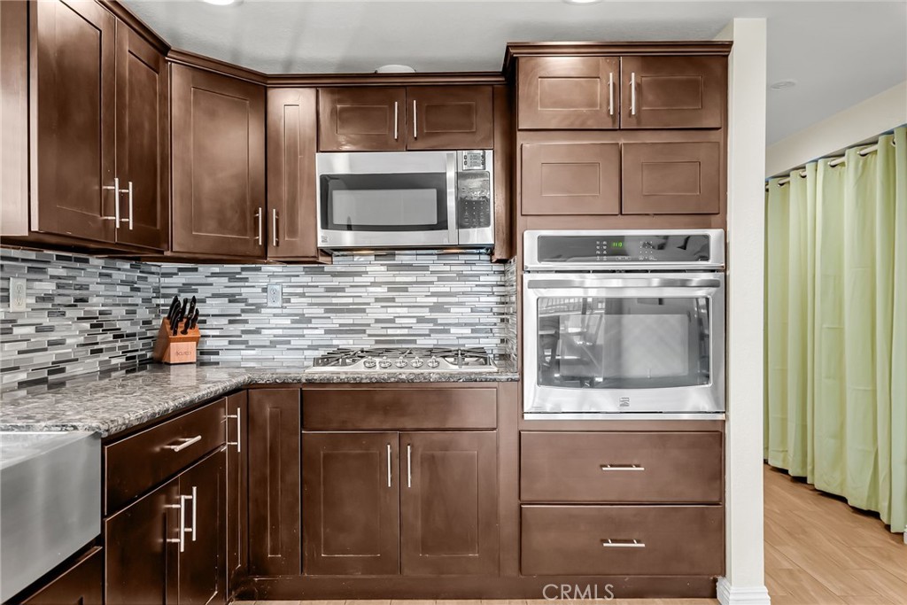 1105 W Victoria Street