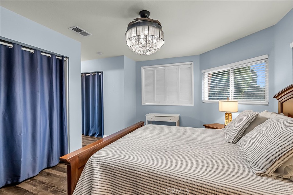 1105 W Victoria Street